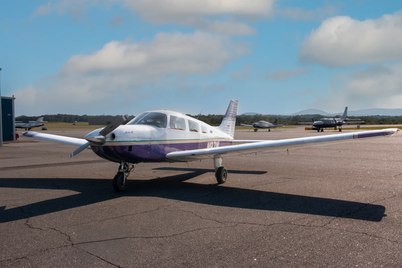 N87W Piper Archer exterior